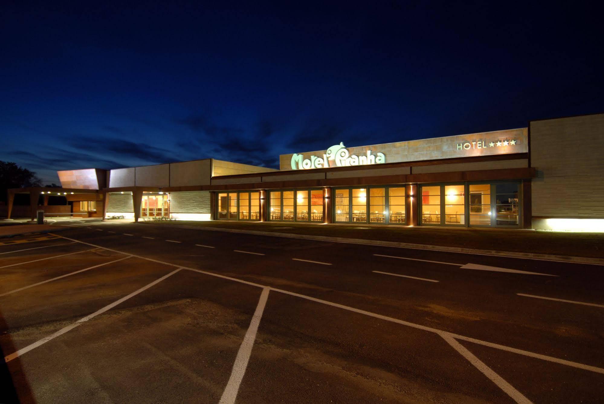 Motel Hotel Piranha Cameriano Exterior photo