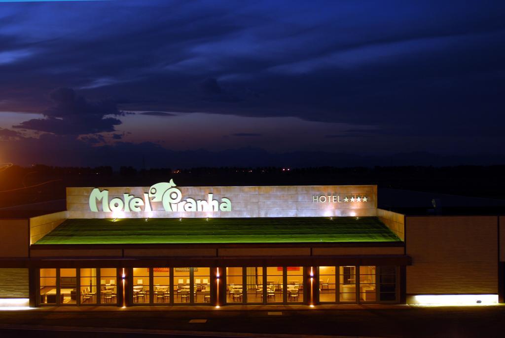 Motel Hotel Piranha Cameriano Exterior photo